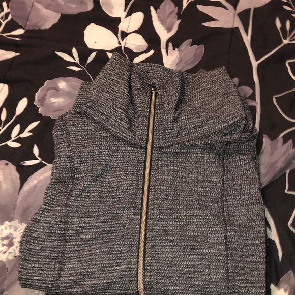 Lululemon sweatshirt - Picture 4 of 4
